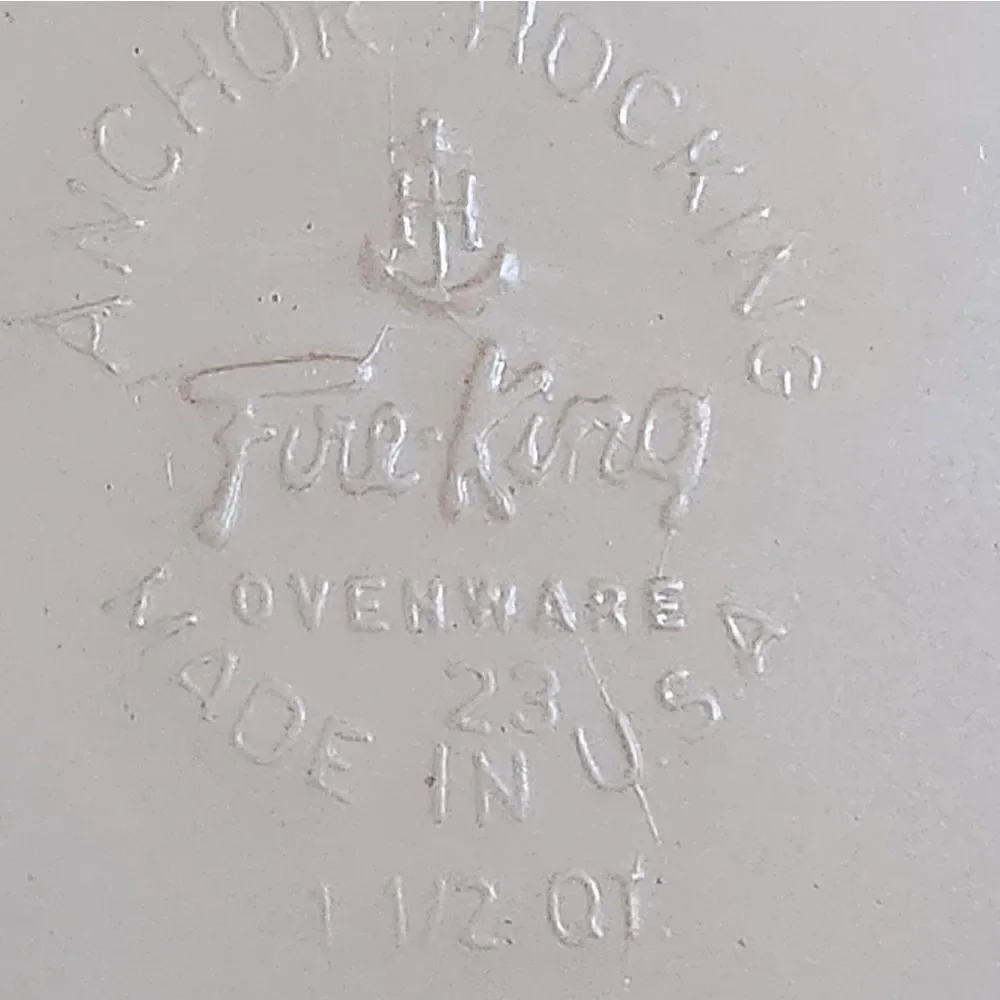Anchor Hocking Fire King 1 1/2 QT Casserole Dish